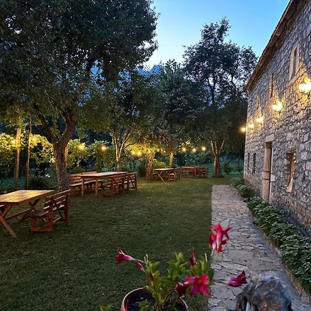 Bujtina Shkambi Hotel Theth Bagian luar foto