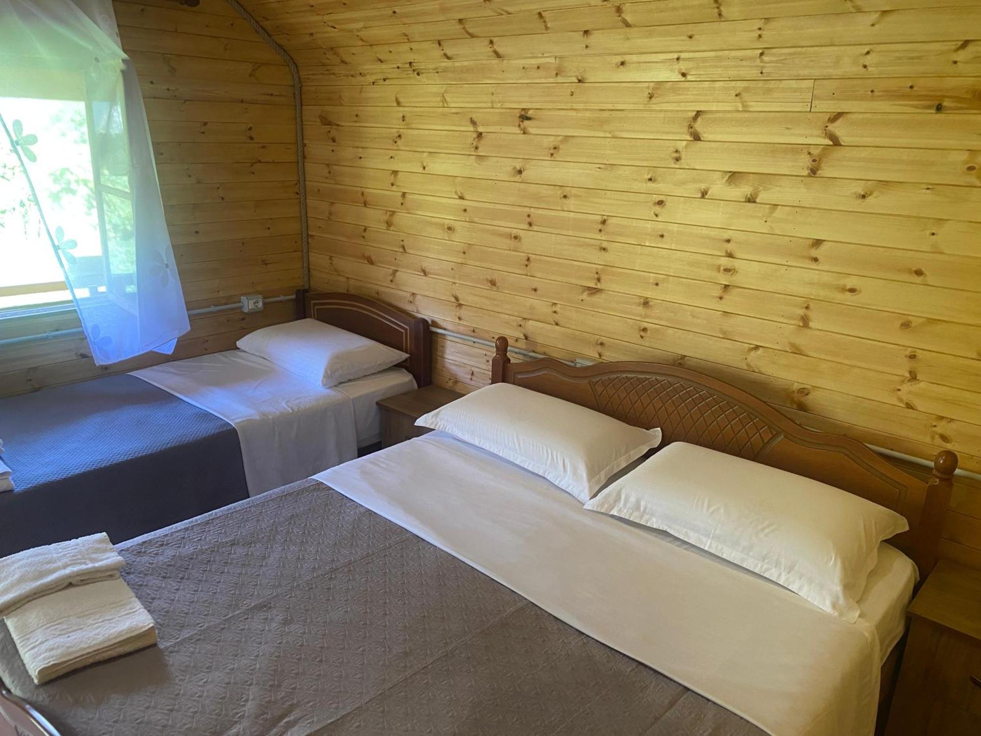 Bujtina Shkambi Hotel Theth Bagian luar foto
